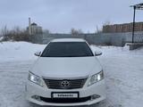 Toyota Camry 2014 года за 9 300 000 тг. в Актобе