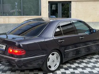 Mercedes-Benz E 55 AMG