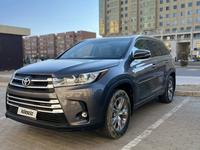 Toyota Highlander 2016 года за 10 500 000 тг. в Актау