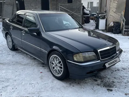 Mercedes-Benz C 180 1996 года за 1 800 000 тг. в Алматы