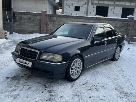 Mercedes-Benz C 180 1996 года за 1 800 000 тг. в Алматы – фото 9