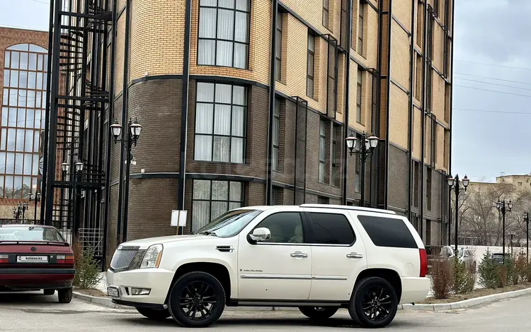 Cadillac Escalade 2007 годаүшін15 000 000 тг. в Актау