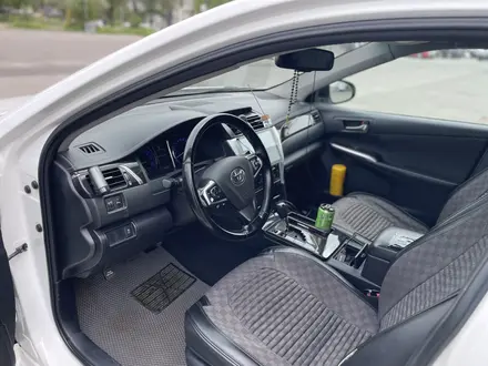Toyota Camry 2015 года за 9 000 000 тг. в Алматы – фото 13