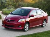 Стекло фары Toyota Yaris седан 2012 за 28 000 тг. в Алматы