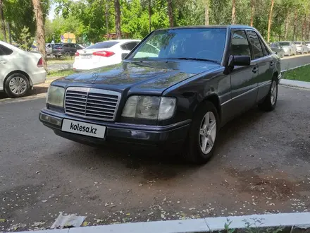 Mercedes-Benz E 200 1994 года за 1 800 000 тг. в Павлодар – фото 3
