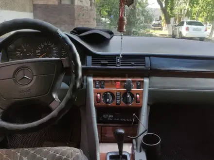 Mercedes-Benz E 200 1994 года за 1 800 000 тг. в Павлодар – фото 7