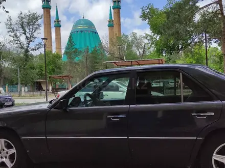 Mercedes-Benz E 200 1994 года за 1 800 000 тг. в Павлодар – фото 8