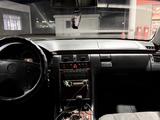 Mercedes-Benz E 200 2001 года за 4 000 000 тг. в Жезказган – фото 4