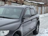 Volkswagen Touareg 2009 года за 5 000 000 тг. в Усть-Каменогорск – фото 2