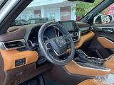 Toyota Highlander 2023 года за 38 000 000 тг. в Алматы – фото 2