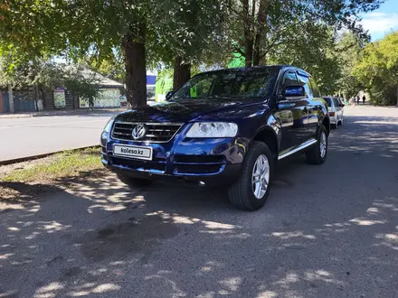 Volkswagen Touareg 2004 года за 5 100 000 тг. в Семей