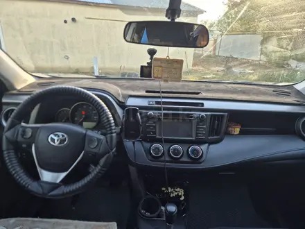 Toyota RAV4 2016 года за 8 000 000 тг. в Актобе – фото 4