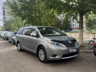 Toyota Sienna, 2013