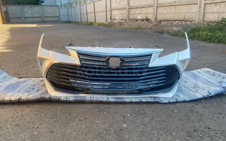 Передний бампер на Toyota Avalon за 25 000 тг. в Алматы