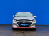 Hyundai Elantra 2020 года за 7 580 000 тг. в Алматы – фото 2