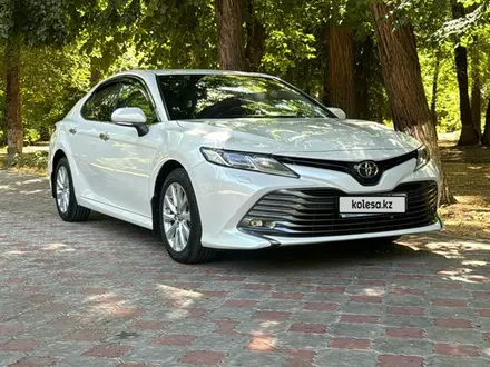 Toyota Camry 2018 года за 13 000 000 тг. в Тараз