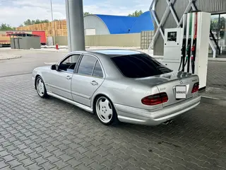 Mercedes-Benz E 55 AMG