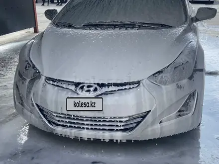 Hyundai Elantra 2015 года за 4 000 000 тг. в Актау – фото 2