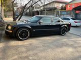 Chrysler 300C 2006 года за 8 000 000 тг. в Алматы – фото 2