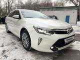 Toyota Camry 2017 года за 14 000 000 тг. в Алматы – фото 2