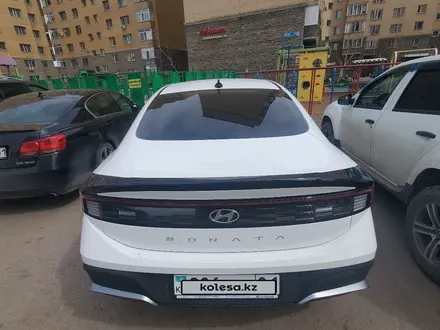 Hyundai Sonata 2023 года за 13 500 000 тг. в Астана – фото 2