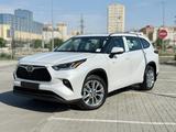 Toyota Highlander 2025 года за 31 200 000 тг. в Актобе – фото 4