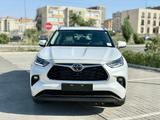 Toyota Highlander 2025 года за 31 200 000 тг. в Актобе