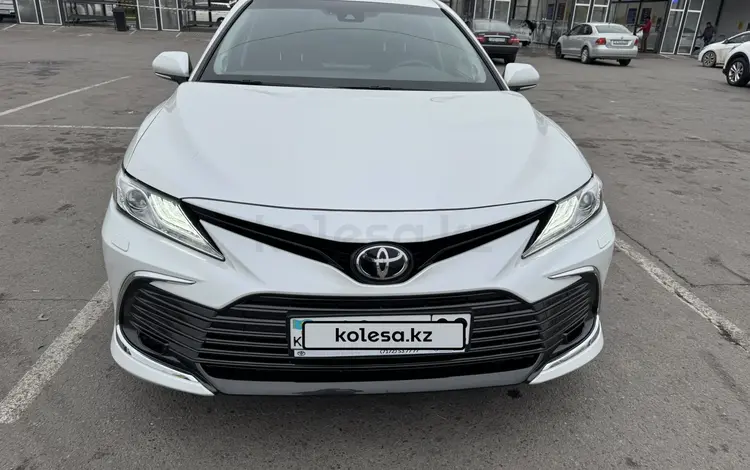 Toyota Camry 2023 года за 20 500 000 тг. в Алматы