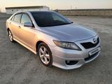 Toyota Camry 2010 года за 6 600 000 тг. в Жанаозен – фото 4