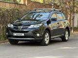 Toyota RAV4 2014 года за 8 990 000 тг. в Караганда