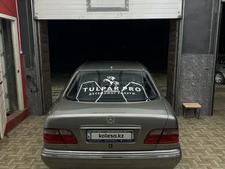 Mercedes-Benz E 320 2001 года за 7 200 000 тг. в Шымкент – фото 12