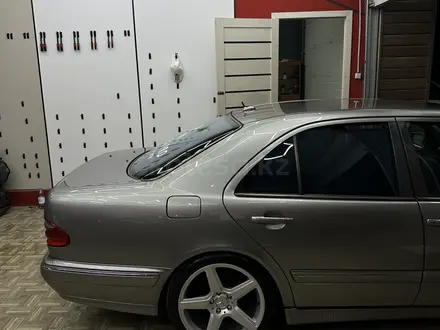 Mercedes-Benz E 320 2001 года за 7 200 000 тг. в Шымкент – фото 15