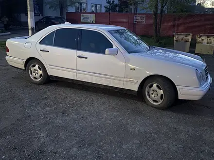 Mercedes-Benz E 230 1998 года за 2 500 000 тг. в Рудный