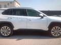 Toyota RAV4 2023 года за 21 500 000 тг. в Петропавловск – фото 3