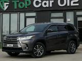 Toyota Highlander 2018 годаfor17 400 000 тг. в Актау