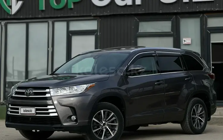 Toyota Highlander 2018 годаfor17 400 000 тг. в Актау