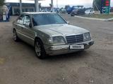 Mercedes-Benz E 220 1994 года за 2 250 000 тг. в Ащибулак – фото 2