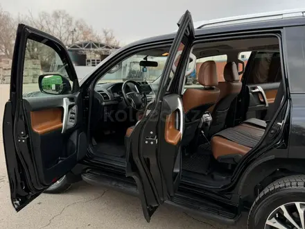 Toyota Land Cruiser Prado 2022 года за 32 900 000 тг. в Алматы – фото 6