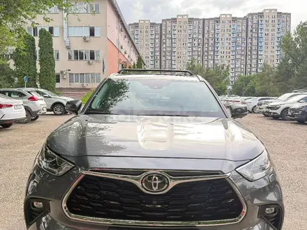 Toyota Highlander 2023 года за 34 500 000 тг. в Алматы – фото 27