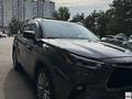 Toyota Highlander 2023 года за 34 500 000 тг. в Алматы – фото 6