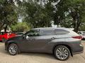 Toyota Highlander 2023 года за 34 500 000 тг. в Алматы – фото 9