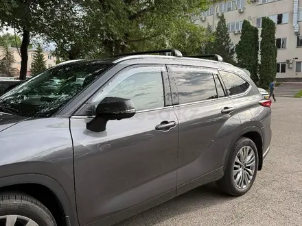 Toyota Highlander 2023 года за 34 500 000 тг. в Алматы – фото 12
