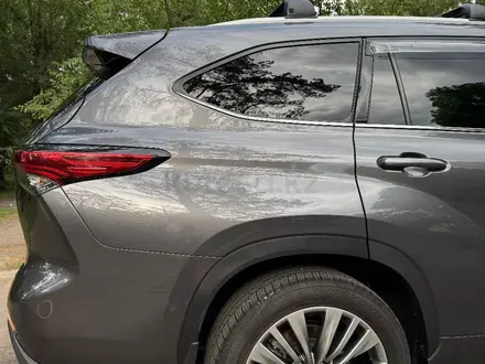 Toyota Highlander 2023 года за 34 500 000 тг. в Алматы – фото 14