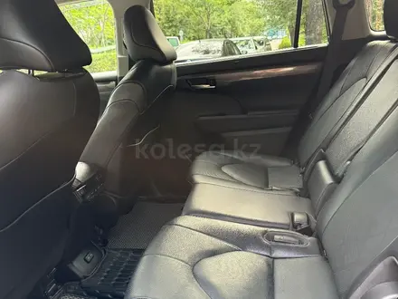 Toyota Highlander 2023 года за 34 500 000 тг. в Алматы – фото 23