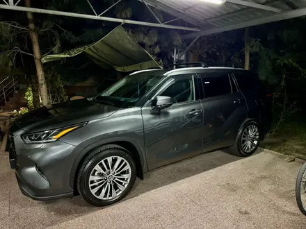 Toyota Highlander 2023 года за 34 500 000 тг. в Алматы – фото 5