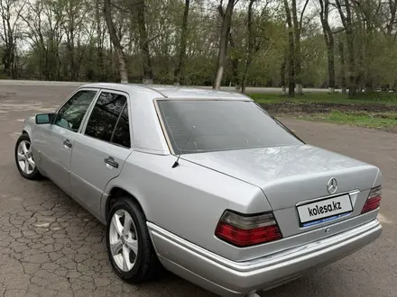 Mercedes-Benz E 200 1995 года за 2 500 000 тг. в Алматы – фото 7