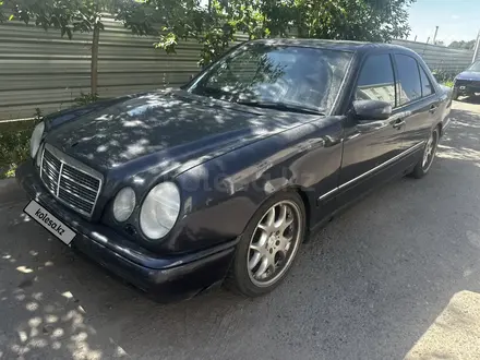Mercedes-Benz E 280 1999 года за 2 700 000 тг. в Алматы