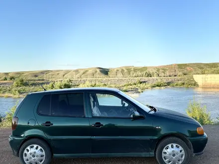 Volkswagen Polo 1997 года за 1 200 000 тг. в Актобе – фото 3