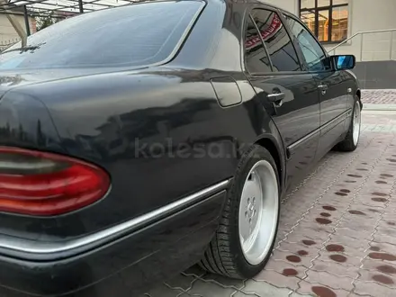 Mercedes-Benz E 420 1997 года за 4 500 000 тг. в Актау – фото 3