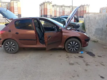 Peugeot 206 2008 года за 1 200 000 тг. в Актобе – фото 3